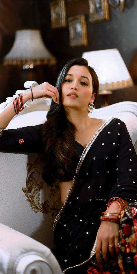 Srinidhi shetty KGF chapter 2 hd retouch wallpaper Srinidhi Shetty Kgf, Srinidhi Shetty, Kgf Chapter 2, Indian Actress Hot Pics, Image Hd, Bollywood Actress, Bangles, Actresses, India