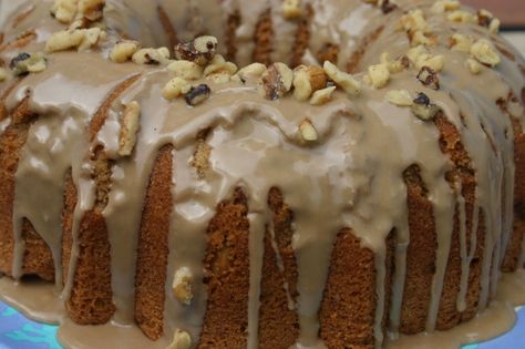 Maple Walnut Pound Cake Walnut Pound Cake Recipe, Walnut Pound Cake, Cream Cheese Bundt Cake, Apple Cream Cheese, Bourbon Cream, Delish Desserts, Pound Cake Recipe, Banana Cake Recipe, Walnut Cake