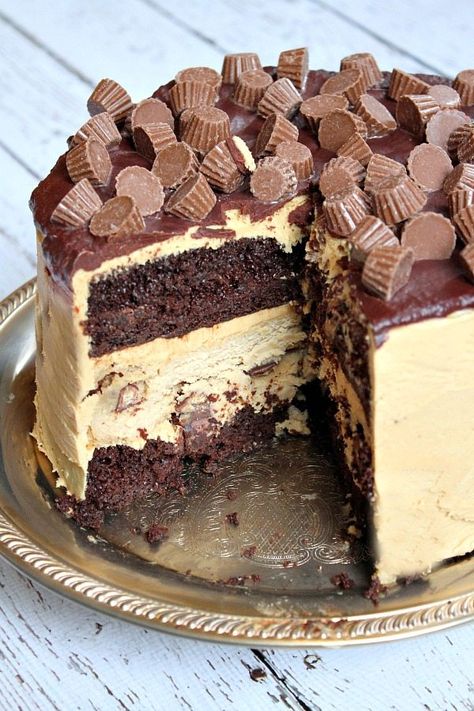 Pb Cheesecake, Cup Cheesecake, Super Torte, Cheesecake Cake Recipes, Peanut Butter Cup Cheesecake, Chocolate Peanut Butter Cups, Peanut Butter Cheesecake, Cheesecake Cake, Decadent Cakes