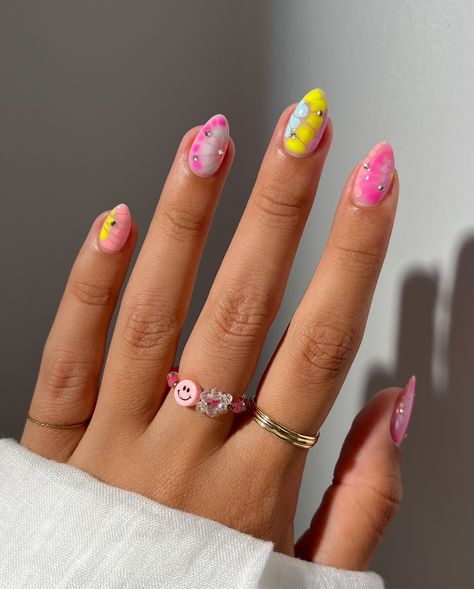 blooming gel is so so cool 🫧✨ Blooming Nail Gel Art, Summer Nails Blooming Gel, Summer Blooming Gel Nails, Short Blooming Gel Nails, Blooming Gel Ideas, Bloom Gel Nails, Simple Cute Nail Designs, Cute Nail Designs For Summer, Blooming Gel Designs