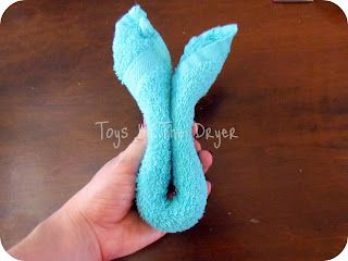 How To Make A Boo Boo Bunny, How To Make Boo Boo Bunnies, Diy Boo Boo Bunny, Wash Cloth Bunny How To Make, Washcloth Bunny How To Make, Diy Washcloth Animals, Boo Boo Bunny Ice Packs Diy, Washcloth Bunnies, Washcloth Folding