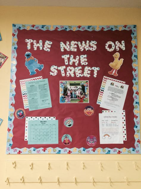 Sesame Street theme preschool parent board Parent Board Ideas Daycare Toddler, Class News Bulletin Board, Sesame Street Classroom Decorations, Sesame Street Preschool Theme, Sesame Street Ra Board, Parent Bulletin Board Ideas Daycare, Sesame Street Bulletin Board, Elmo Classroom Theme, Sesame Street Classroom Theme Ideas