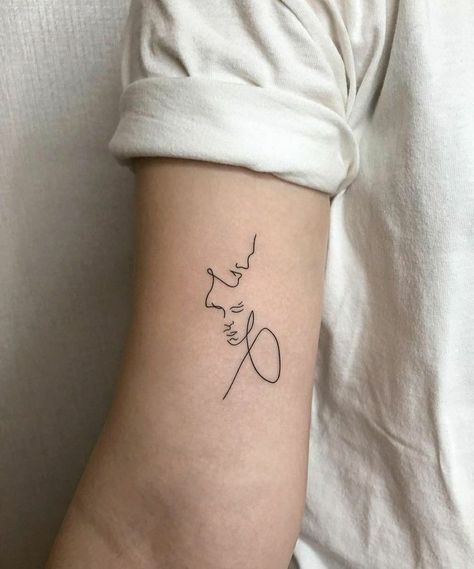 Fine Line Mom And Daughter, Matching Tattoos Mother Daughter Minimal, One Line Mother Daughter Tattoo, Motherhood Line Tattoo, Mom And Daughter Fine Line Tattoo, Mother And Son Tattoo Ideas Minimalist, Minimalist Motherhood Tattoo, Motherhood Tattoos Minimalist, Minimalist Forearm Tattoos For Women