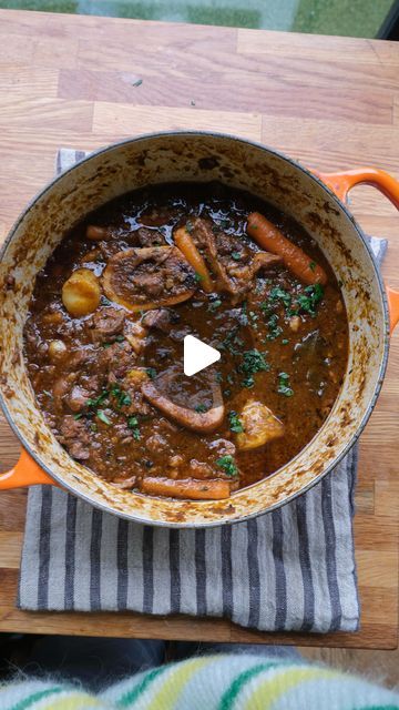 Ossobuco Recipe, Crock Pot Osso Bucco, Instant Pot Osso Bucco, Easy Osso Bucco Recipe, Keto Osso Bucco Recipe, Bucco Osso, Osso Bucco Recipe, Osso Bucco, Winter Food