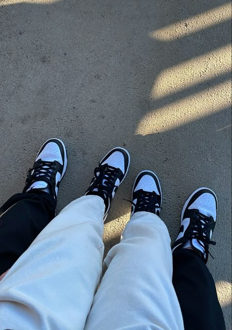 Jordans Couple, Matching Sneakers Couples, Couple Shoes Pictures, Matching Couple Shoes, Matching Shoes For Couples, Couple Shoes Matching, Jordan Couples, Jordans Aesthetic, Shoes Matching