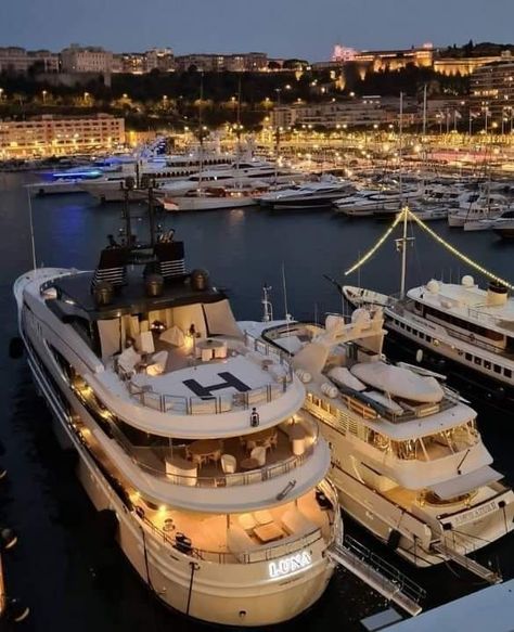 Monaco Yacht Show, Luxury Lifestyle Aesthetic, Aesthetic London, Lifestyle Aesthetic, Luxury Aesthetic, Future Lifestyle, Rich Life, Wedding Time, Luxury Yachts