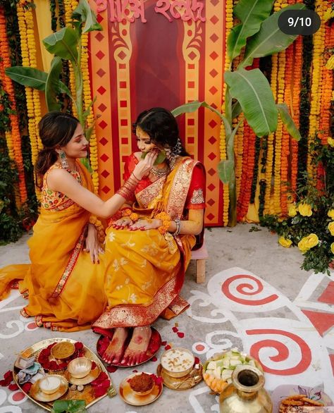 Bengali Wedding Rituals, Haldi Look For Bride, Haldi Ceremony Outfit, Haldi Outfits, Bengali Bridal Makeup, Indian Wedding Bride, Bridal Sarees South Indian, Bengali Bride, Bride Photography Poses