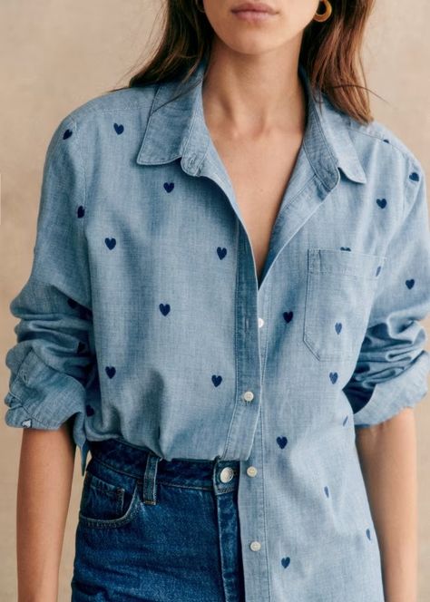 Tomboy Shirt - Embroidered Denim - Organic Cotton - Sézane Embroidered Denim Shirts For Women, Chambray Tops For Women, Embroidery On Denim Shirt, Embroided Shirts Design, Denim Shirt Embroidery Ideas, Tops With Blue Jeans, Outfits Camisa Azul, Embroidery Top Designs, Embroidered Shirt Outfit