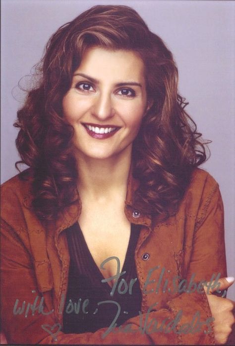 Nia Vardalos has great hair Cleopatra Movie, Nia Vardalos, Lost 40 Pounds, Ad Hoc, Greek Wedding, Wedding People, Best Portraits, Hollywood Life, Lose 40 Pounds