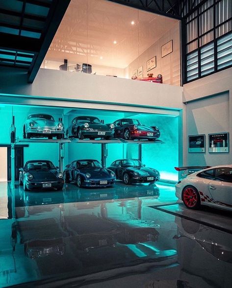 Car Showroom Interior, Casa Garage, Garage Design Interior, Luxury Car Garage, Underground Garage, Ultimate Garage, Garage Style, Dream Car Garage, Car Workshop