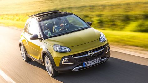 Berlin (dpa/tmn) - Der Opel Adam rangiert unter den Kleinstwagen. Er basiert aber auf dem etwas größeren Kleinwagen Corsa und konkurriert dank seines Lifestyle-Faktors und schicken Blechkleids mit Autos wie dem Mini oder dem Audi A1. Die Prüfer bei der Hauptuntersuchung (HU) haben ebenfalls viel Lob Opel Adam, Smart Fortwo, Berlin, Audi, Lifestyle, Vehicles