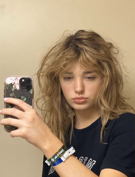 Avery Ovard, Messy Blonde Hair, Avrey Ovard, Masc Women, Hair Girls, Dirty Blonde Hair, Your Horoscope, Girl Haircuts, Dirty Blonde