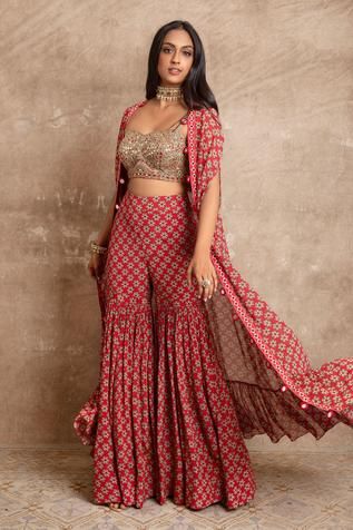 Shop for Arpita Mehta Red Georgette Floral Print Cape And Sharara Set for Women Online at Aza Fashions Cape And Sharara Set, Sharara Suit For Wedding Function, Sharara And Cape, Georgette Sharara Set, Georgette Sharara Suit Designs Latest, Sharara Set Designs Latest, Cape Outfits For Women Indian, Blouse Sharara Set, Crop Top Sharara Set With Shrug