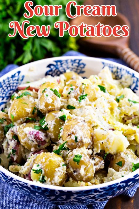 Sour Cream Potatoes Bake, Potato Recipes With Sour Cream, Potatoes And Sour Cream Recipe, Sour Cream Chive Potatoes, Potatoes With Sour Cream And Cheese, Boiled New Potatoes Recipes, Sour Cream And Chive Potatoes, Recipes Using Small Red Potatoes, Sour Cream And Onion Potatoes