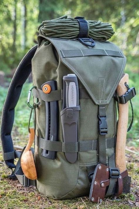 Everyday Carry Tools, Hiking Hairstyles, Bushcraft Gear, Survival Items, Survival Bag, Survival Stuff, Bushcraft Camping, בר מצווה, Hiking Fashion