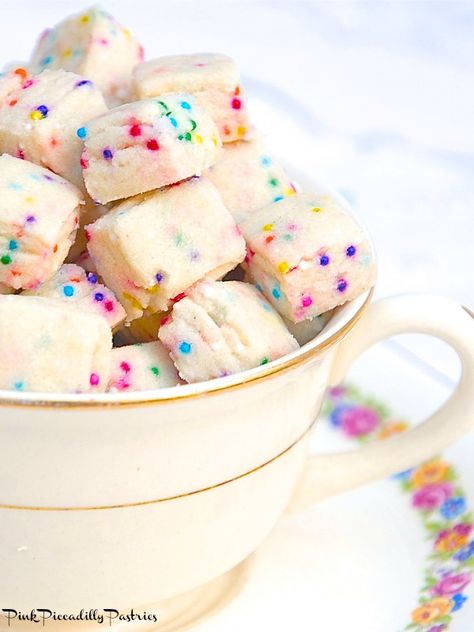 Pink Piccadilly Pastries: Fairy Bites - A Sweet Little Treat Fairy Bites, Funfetti Cakes, Easy Teas, Fairy Bread, Fingerfood Party, Tea Ideas, Cocoa Cookies, Tea Party Food, Kinds Of Cookies