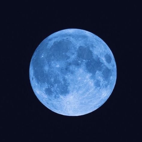 In My Head, Blue Moon, Full Moon, To The World, Avatar, Moon