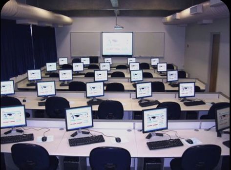 Computer Classroom Aesthetic, Computer Lab Aesthetic, University Layout, School Computer Lab Design, School Computer Room, Computer Lab Design, School Computer Lab, Story Script, High School Plan