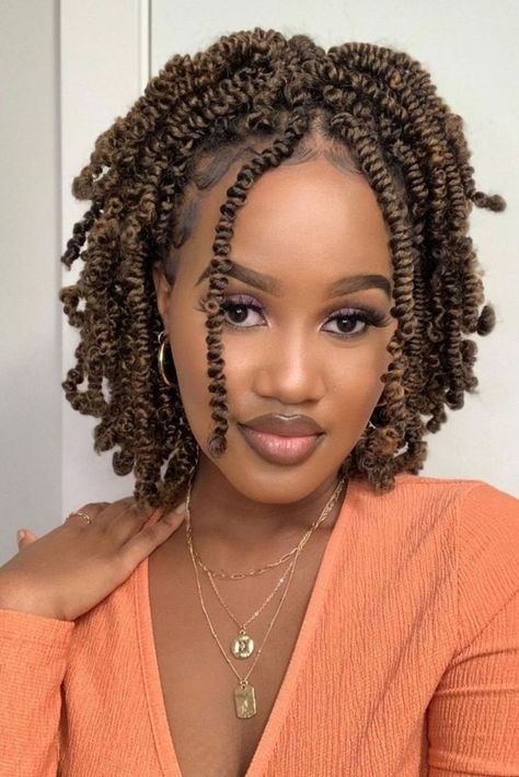 Crochet Braids Hairstyles Curls Protective Styles, Marley Hair Twists Short, Colored Spring Twist, Copper Marley Twists, Short Afro Twist Hairstyles, Short Braids Ideas For Black Women, Marly Twist Marley Hair Black Women, Short Crochet Twist Hairstyles, How To Style Spring Twist