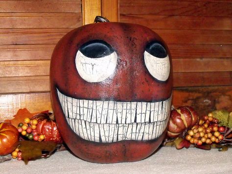 Apple Gourd, Hand Painted Halloween, Folk Art Paintings, Halloween Gourds, Painted Gourds, Halloween 2016, Pumpkin Jack, Fall Crafts Diy, Primitive Folk Art