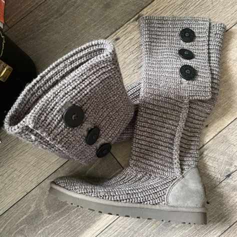 Knit Ugg Boots Knit Uggs, Knitted Uggs, Knit Ugg Boots, Poshmark Tips, Online Selling, Selling Clothes, Ugg Shoes, Selling Online, Ugg Boots