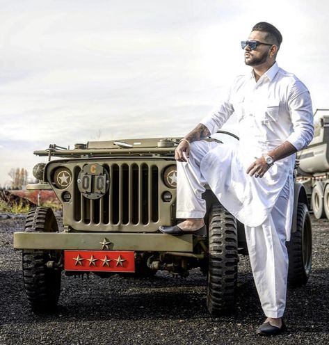 Punjabi men kurta chitta White Karan Aujla Instagram, 2048x1152 Wallpapers, Raksha Bandhan Images, Karan Aujla, Childhood Images, Swag Wallpaper, Ammy Virk, Groot Marvel, New Images Hd