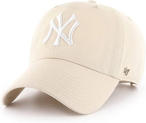 Omg so many colors to choose from😱😱😱 Yankees Cap Outfit, Ny Cap, New York Yankees Logo, Yankees Cap, Cap Outfit, Yankees Logo, Yankees Fan, Hat Baseball, 47 Brand