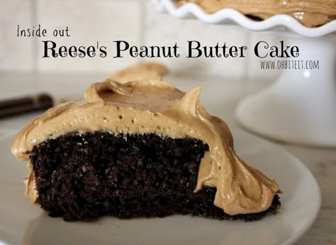 ~Inside Out Reese's Peanut Butter Cake! Reese Peanut Butter Cake, Peanut Butter Cake, Peanut Butter Frosting, Butter Frosting, Best Cake Recipes, Reeses Peanut Butter, A Piece Of Cake, Peanut Butter Recipes, Incredible Recipes