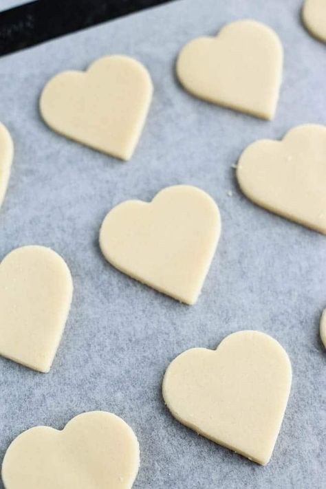 Dairy Free Sugar Cookie Recipe, Cookie Recipe With Oil, Sugar Cookie Cutout Recipe, Vegan Sugar Cookie Recipe, Dairy Free Sugar Cookies, Coconut Oil Cookies, Rolled Cookies, Eggless Sugar Cookies, Vegan Gingerbread Cookies