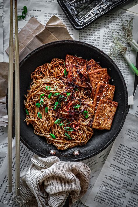 Shallot Oil Noodles Beetroot Burgers, Vegetarian Ramen, Wheat Noodles, Crispy Shallots, Fried Shallots, Vegetable Stir Fry, Fried Tofu, Braised Pork, Noodle Dishes