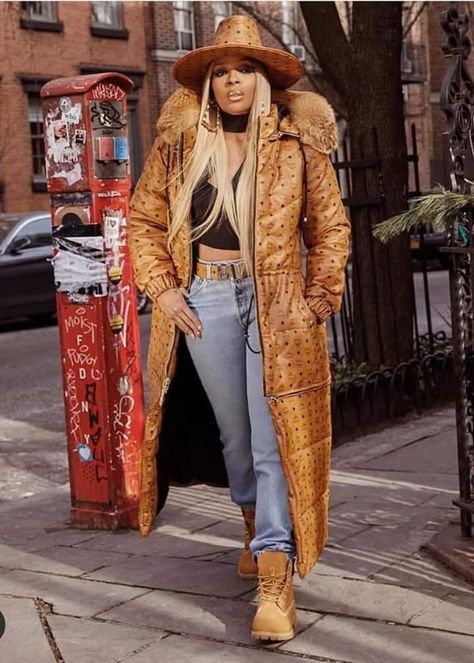 I am loving this look Mary J. Blige is rocking... Mary J Blige 90s Fashion, Black Presents, Hat Outfits, Staying Focused, Goals Life, White Two Piece, Mary J Blige, Happy Birthday To Me, Instagram Happy Birthday