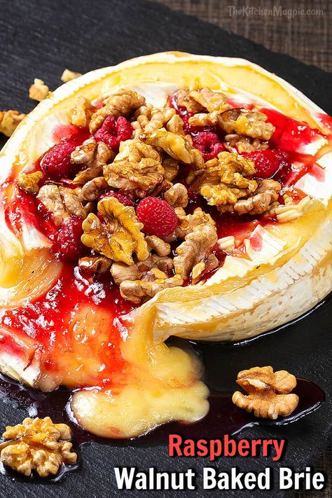 Walnut Raspberry Baked Brie - The Kitchen Magpie Brie Baked, Baked Brie Recipes, Easter Food Appetizers, Grape Jelly Meatballs, Pork Schnitzel, Brie Recipes, Easy Holiday Recipes, Quick And Easy Appetizers, Cheese Balls