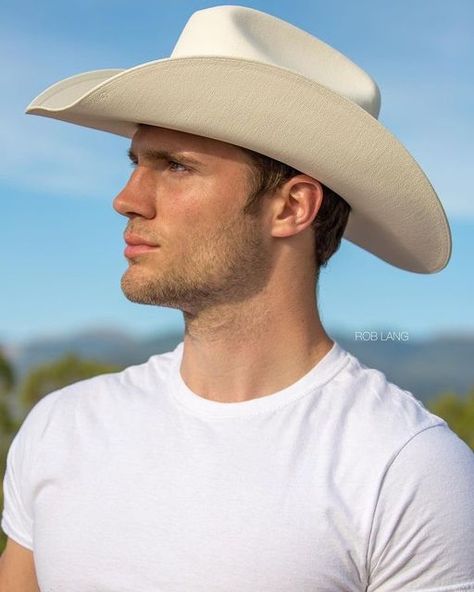 Hot Cowboys of Instagram 🤠 on Instagram: "🤠 @kamansheldon #kamansheldon 📸 @roblangphotography #roblangphotography . Portrait of @kamansheldon #portraitphotography #yellowstonetv #hanestee #menstyle #cowboy #cowboyromance #roblangphotography #strongjaw #westernwear #westernstyle #actorslife #actorsportrait #newmexicophotographer . #cowboyconnection" Blonde Man, Cowboy Men, Yellowstone Series, Cowboy Romance, Michael Roberts, Cowboy Aesthetic, Cowboys Men, Instagram Portrait