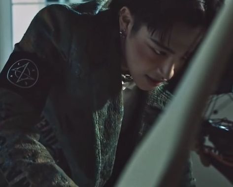 Ateez Pirate Aesthetic, Hongjoong Pirate Aesthetic, Hongjoong Paradigm, Hongjoong Dark Aesthetic, Ateez Pirates, Oh Captain My Captain, Captain My Captain, Dont Stop, I 8