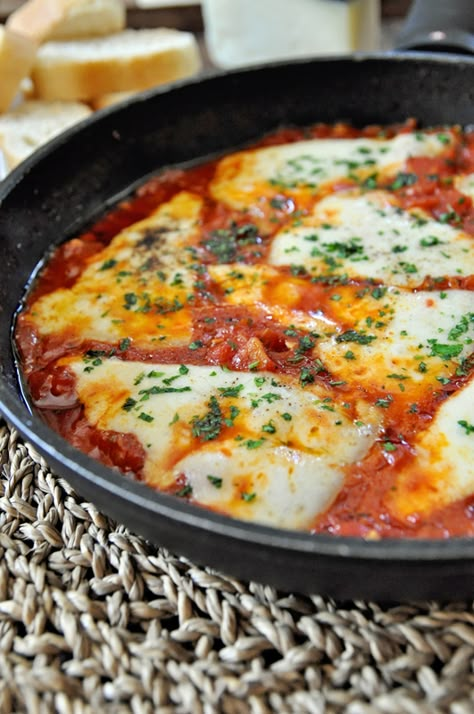 Manchego Cheese and Tomato Skillet with Smoked Paprika Manchego Cheese Recipes, Skillet Suppers, Spanish Cooking, Spanish Tapas Recipes, Zucchini Bites, Cheese And Tomato, Queso Manchego, Cheese Tomato, Spanish Restaurant