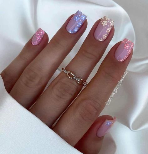 Summer Nails 2023, Nails Art Designs, Simple Gel Nails, Summery Nails, Simple Acrylic Nails, Blush Nails, Cute Gel Nails, Nails 2023, Summer Acrylic Nails