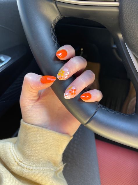 Orange Nails With White Flowers, Here Comes The Son Nails, Orange Theme Nails, Cute Orange Nails Short, Orange Nails Flowers, Nails With Oranges Fruit, Orange Blossom Nails, Yellow And Orange Nails Design, Flower Nails Orange