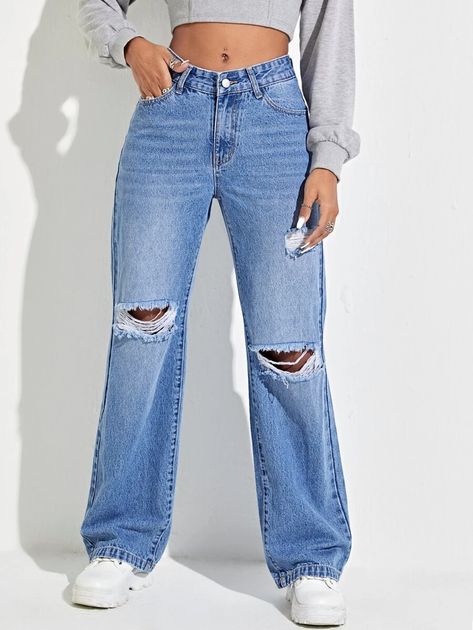 Plain Boyfriend Jeans, Ripped Boyfriend Jeans, Jeans Outfit Casual, Jeans Outfit, Cargo Jeans, Clothing Inspiration, Boyfriend Fit, Light Wash Denim, Outfit Casual