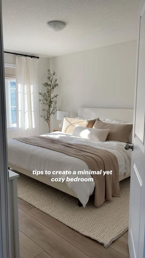 Apartment Living Room Design, Bedroom Decor Cozy, Redecorate Bedroom, Home Design Living Room, Apartment Decor Inspiration, Christmas Home Decor, Room Makeover Bedroom, Simple Bedroom, Small Room Bedroom