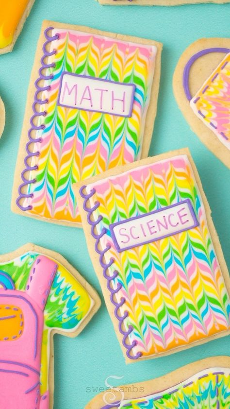 SweetAmbs - Amber Spiegel on Instagram: “Watch the full tutorial for these back to school notebook cookies on my blog at SweetAmbs.com!” Notebook Cookies, Back To School Cookies, Cookie Decorating Icing, School Cookies, Crazy Cookies, Cookie Videos, Cookie Kit, Star Cookies, Creative Cookies