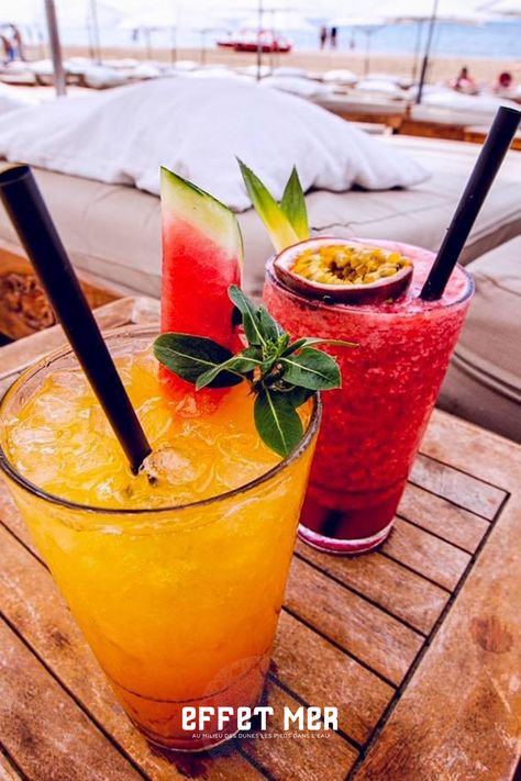 Cocktails + Plage 🍹🏖 #effetmer #plage #beach #plageprivee #lagrandemotte #montpellier #LGM #cocktails #bed #chill #divertissements #loisirs #detente La Grande Motte, Montpellier, Moscow Mule Mugs, Restaurant, Bar, Tableware, Bed, Quick Saves