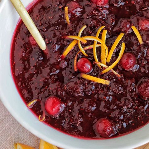 Make Ahead Cranberry Sauce (3 Ingredients) Make Ahead Cranberry Sauce, Thanksgiving Cranberry Sauce, Homemade Cranberry Sauce Recipe, Thanksgiving Cranberry, Cranberry Sauce Thanksgiving, Easy Cranberry Sauce, Pumpkin Mac And Cheese, Holiday Roasts, Party Dip Recipes