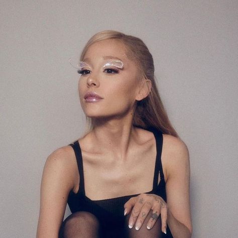 Ariana Grande Weight, Ariana Grande My Everything, Ariana Grande Body, Lip Stain, Beauty Store, Transformation Body, Ulta Beauty, Studio Album, Beauty Inspiration