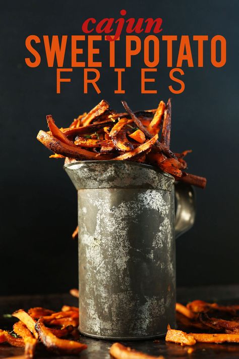 Cajun Baked Sweet Potato Fries! Simple ingredients, quick, and SO flavorful! #vegan #glutenfree #minimalistbaker Sweet Potato Fries Recipe, Potato Fries Baked, Gallbladder Diet, Baked Sweet Potato Fries, Sweet Potato Recipes Fries, Low Fodmap Diet Recipes, Seasoned Fries, Sweet Potato Fries Baked, Fodmap Diet Recipes