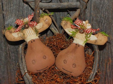 Primitive Christmas Patterns, Moose Crafts, Primitive Autumn, Primitive Patterns, Christmas Moose, Primitive Snowmen, Primitive Crafts, Primitive Dolls, Bowl Fillers