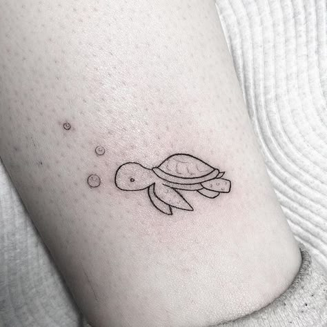 Sea Turtle Tattoos, Small Turtle Tattoo, Tortoise Tattoo, Turtle Tattoos, Cute Sea Turtle, Stick Poke Tattoo, Sea Turtle Tattoo, Turtle Tattoo Designs, Small Turtle