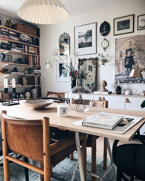 Home Office Dining Table, Cozy Modern Dining Room, Oak Floor Dining Room, Office In Dining Room Ideas, Renovation Apartment, Scandinavian House, She Changed, Gallery Wall Living Room, Dining Room Combo