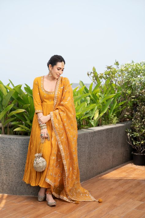 Punit Balana, Yellow Anarkali, Karishma Kapoor, Silk Anarkali, Diwali Outfits, Yellow Suit, Karisma Kapoor, Casual Indian Fashion, Pakistani Fashion Party Wear