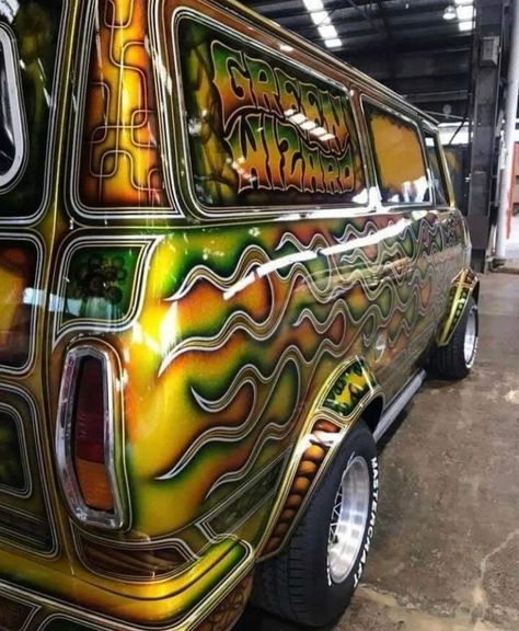 Vanlife Uk, Boogie Van, Motorcycle Art Painting, Vans Painted, Gmc Vans, Kustom Paint, Astro Van, Old School Vans, Hot Rods Cars Muscle