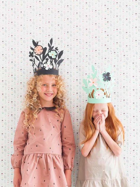 9 Unique (And Easy) Easter Hat Ideas - Mouths of Mums Paper Crown, Easter Hats, Paper Crowns, Crazy Hats, Paper Hat, Diy Hat, Hat Ideas, Birthday Crown, Scaffolding